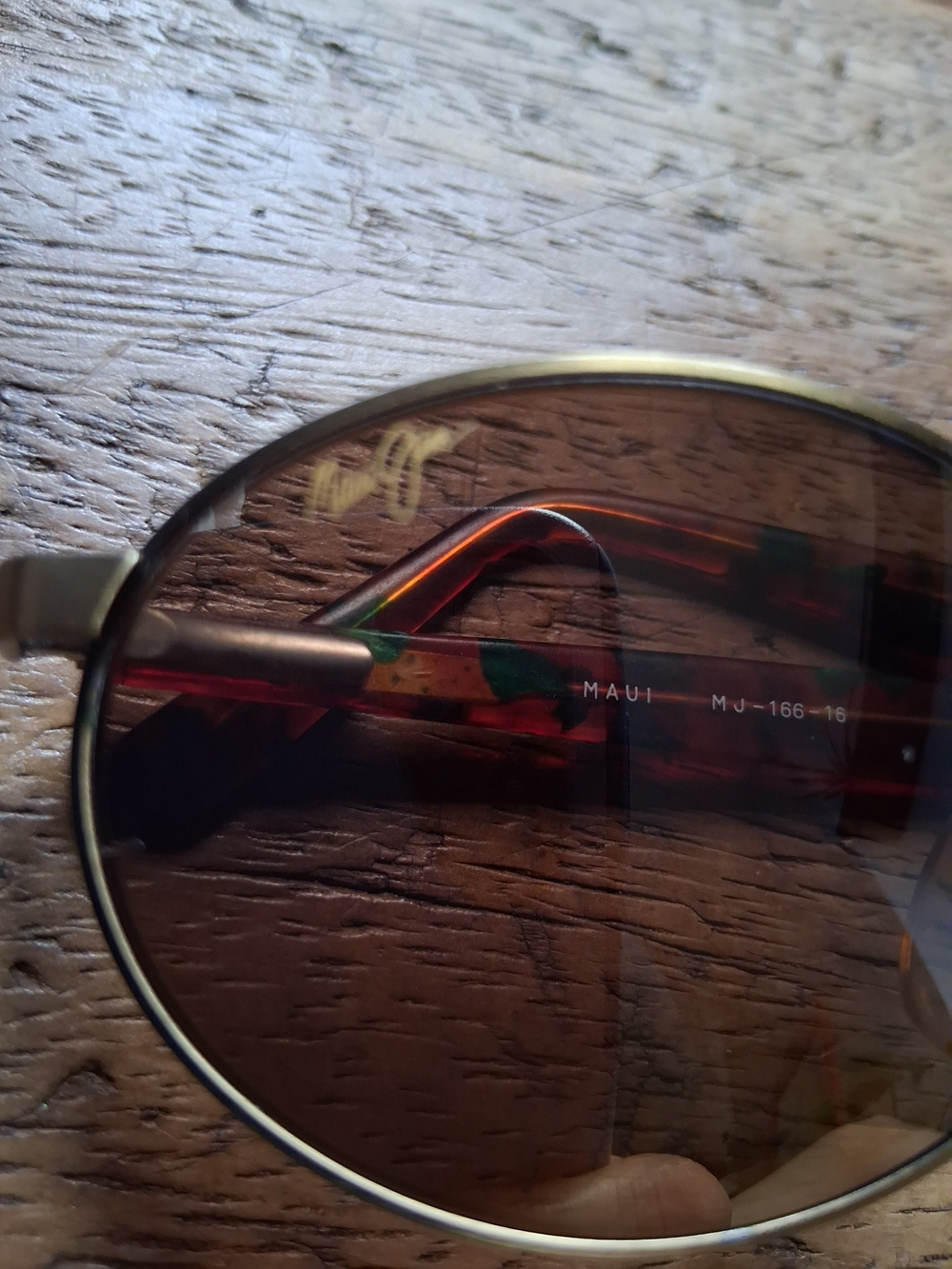 Maui Jim Polarized Lens Sunglasses. - Picture 4 of 8